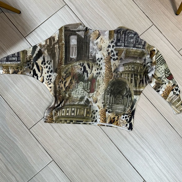 Design Inspired Fall City Batwing Shirt Italy One Size‎ NWT - Picture 8 of 10